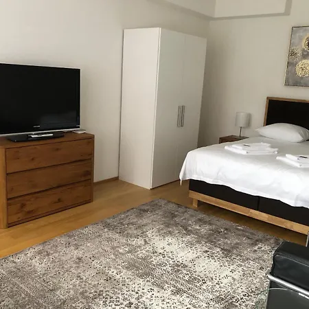 1br In The Trendiest District Of The - West 14
